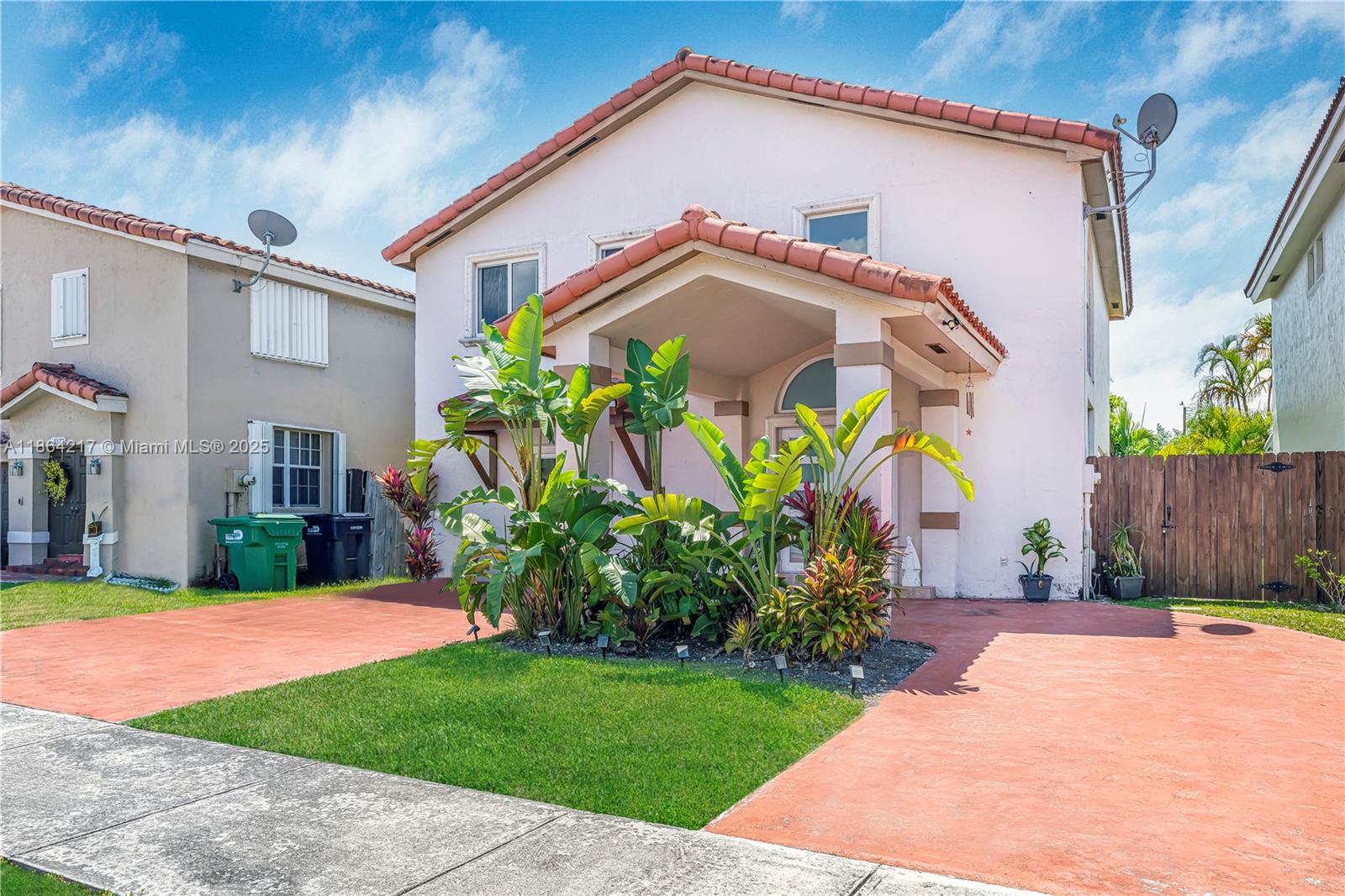 ROGER HOMES - Residential