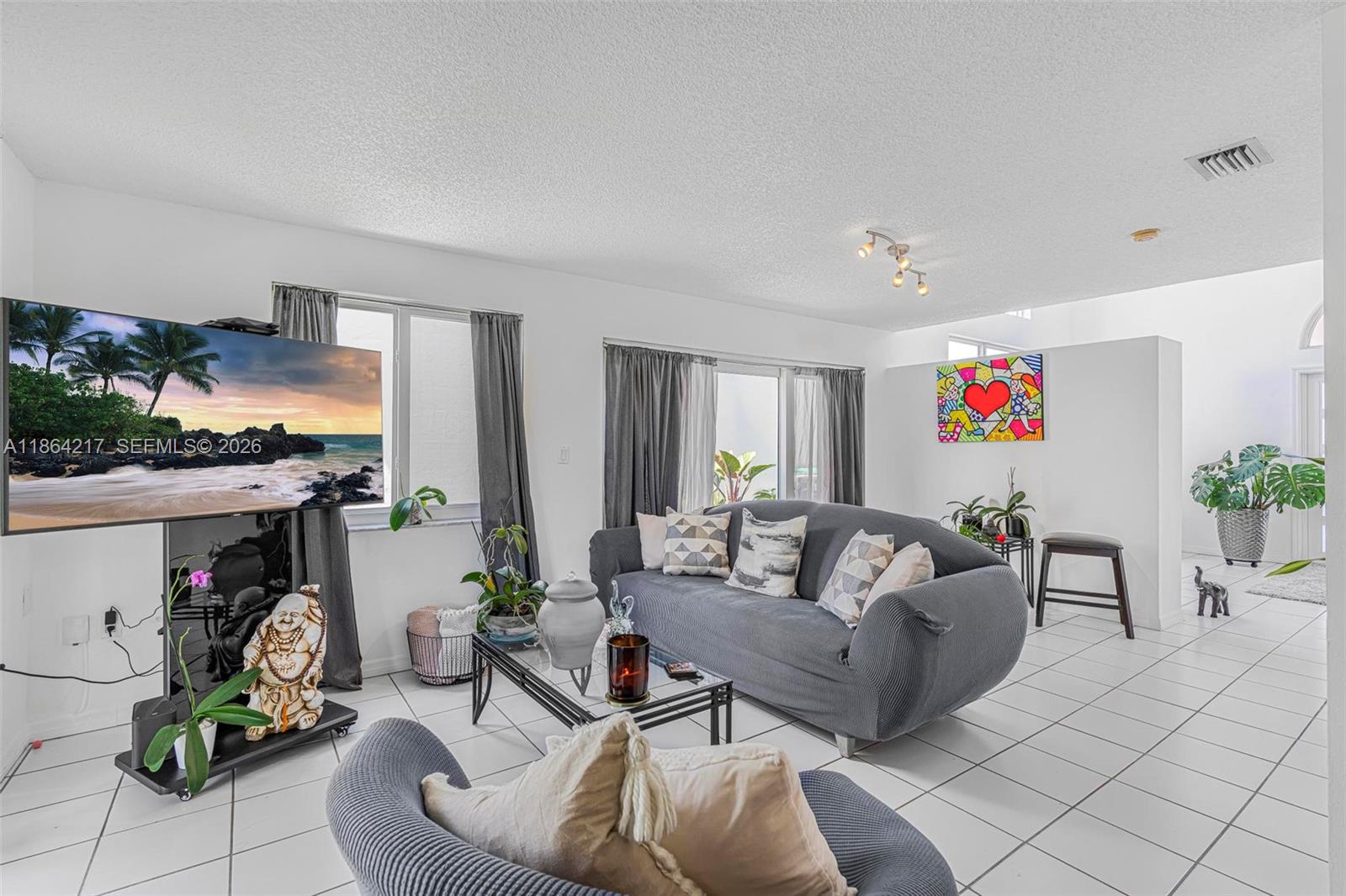 ROGER HOMES - Residential