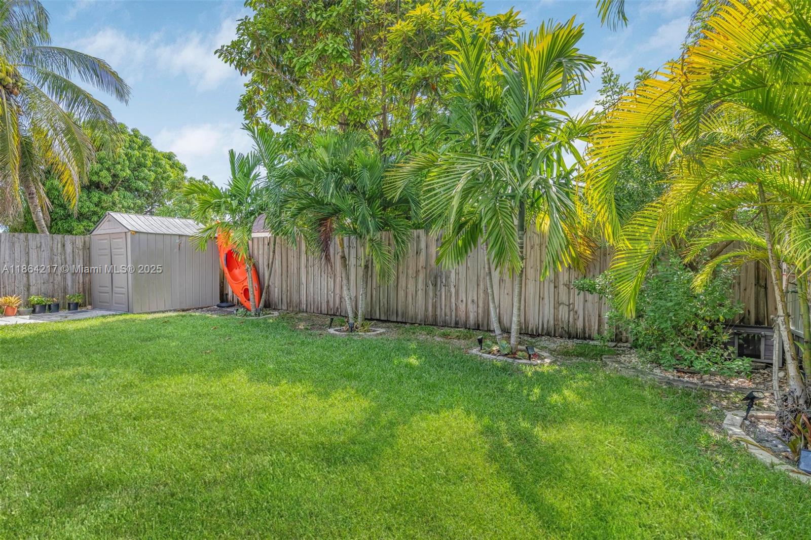 ROGER HOMES - Residential