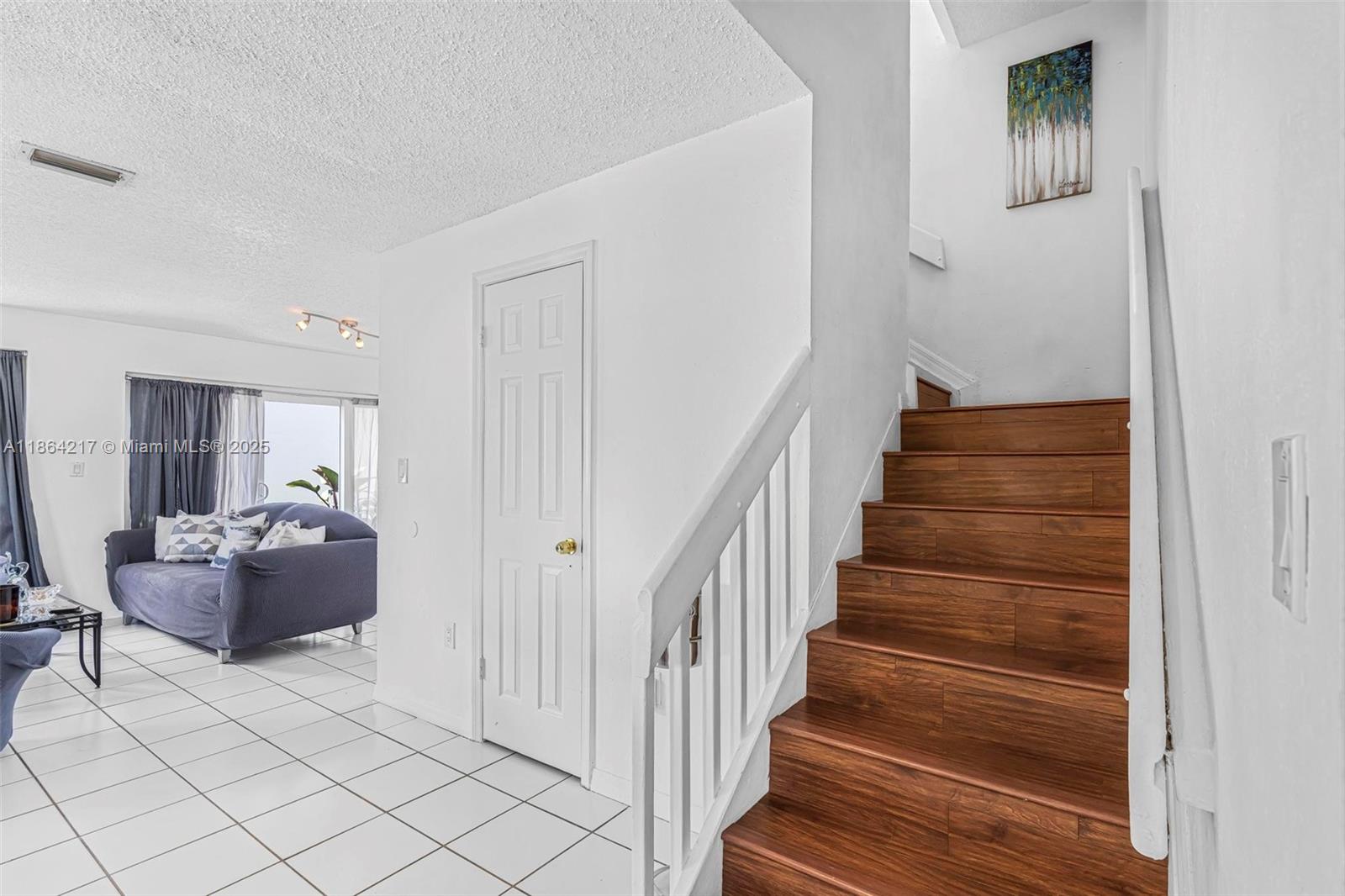 ROGER HOMES - Residential