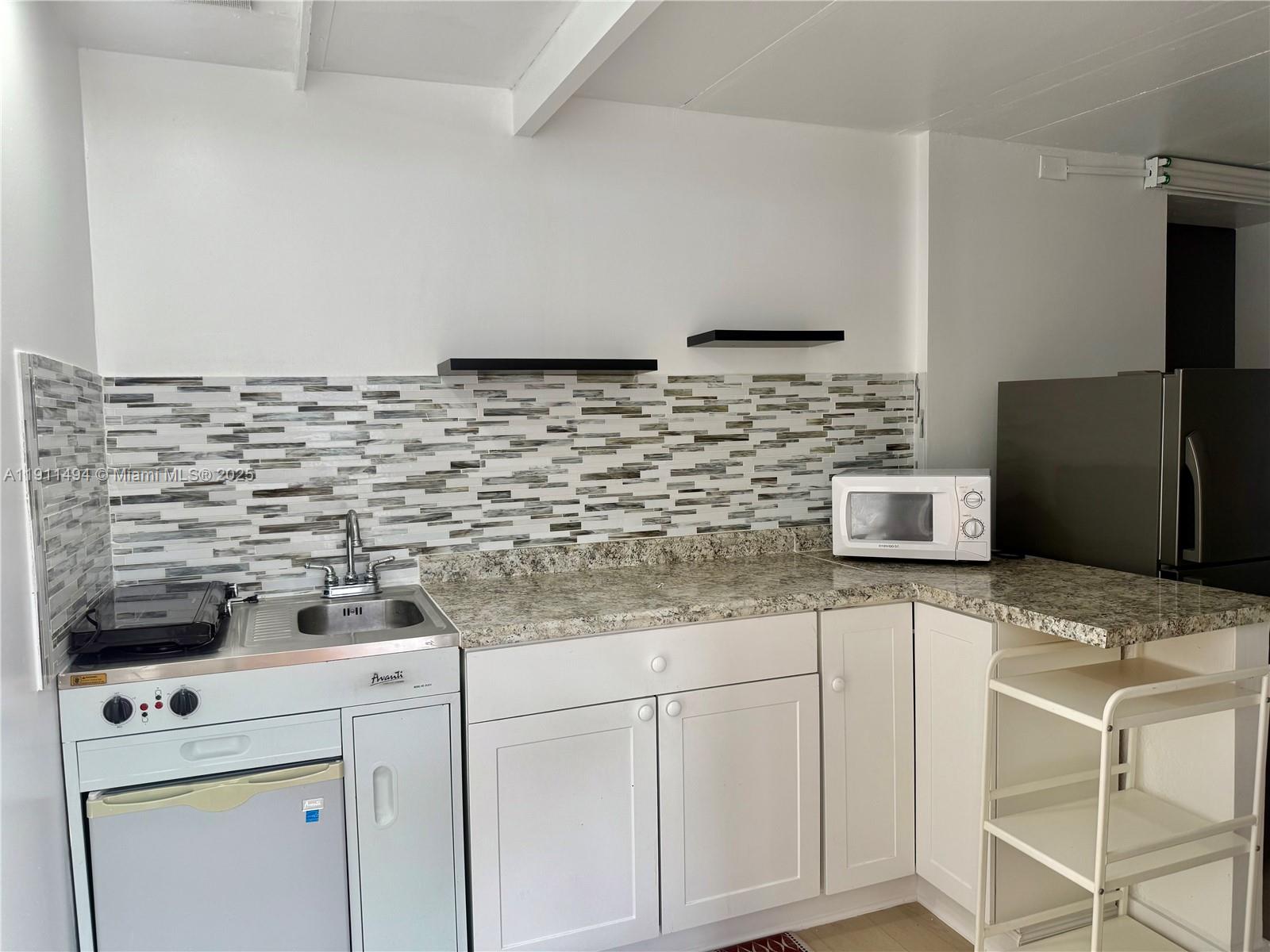 ROYALE GREEN TOWNHOUSE SE - Residential Lease