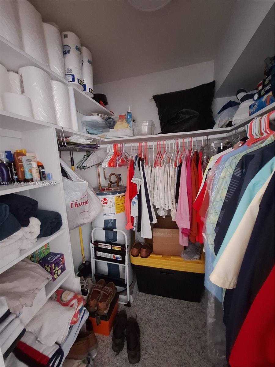 REGENCY MANOR CONDO - Residential