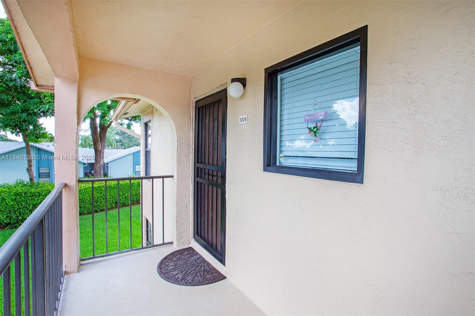 Stylish and modern unit featuring open-concept living, new kitchen with quartz countertops and stainless steel appliances, elegant bathrooms, tile flooring, in-unit laundry, and private balcony. Located in a gated community with pool, gym, and assigned parking. Close to top-rated schools, shopping, dining, and beaches.