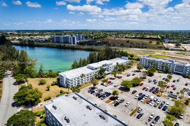 NARANJA LAKES CONDO NO 5 - Residential