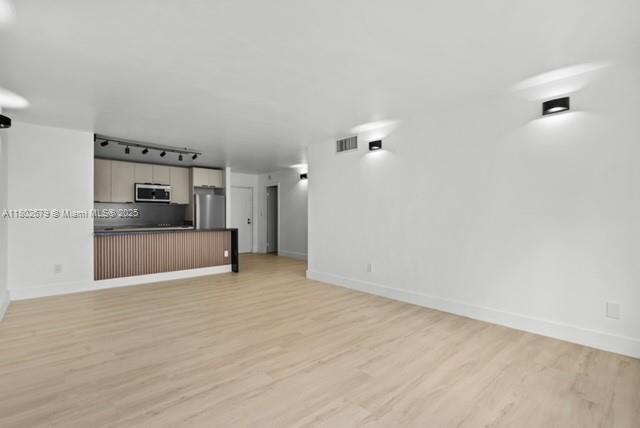 NARANJA LAKES CONDO NO 5 - Residential