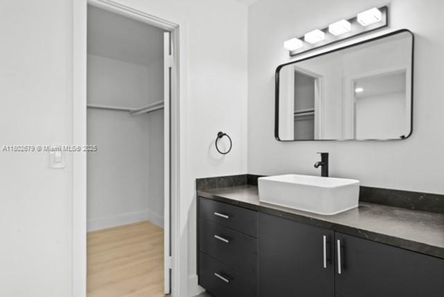 NARANJA LAKES CONDO NO 5 - Residential