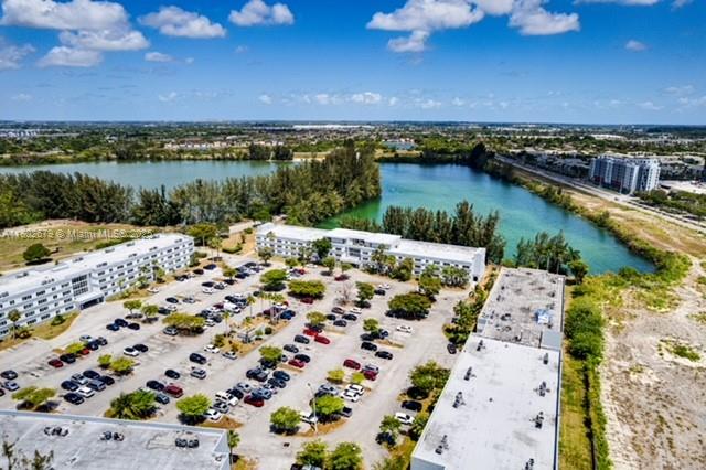 NARANJA LAKES CONDO NO 5 - Residential