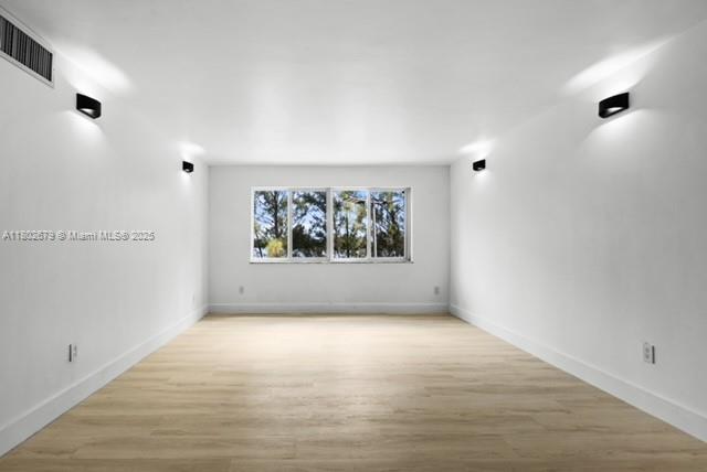 NARANJA LAKES CONDO NO 5 - Residential