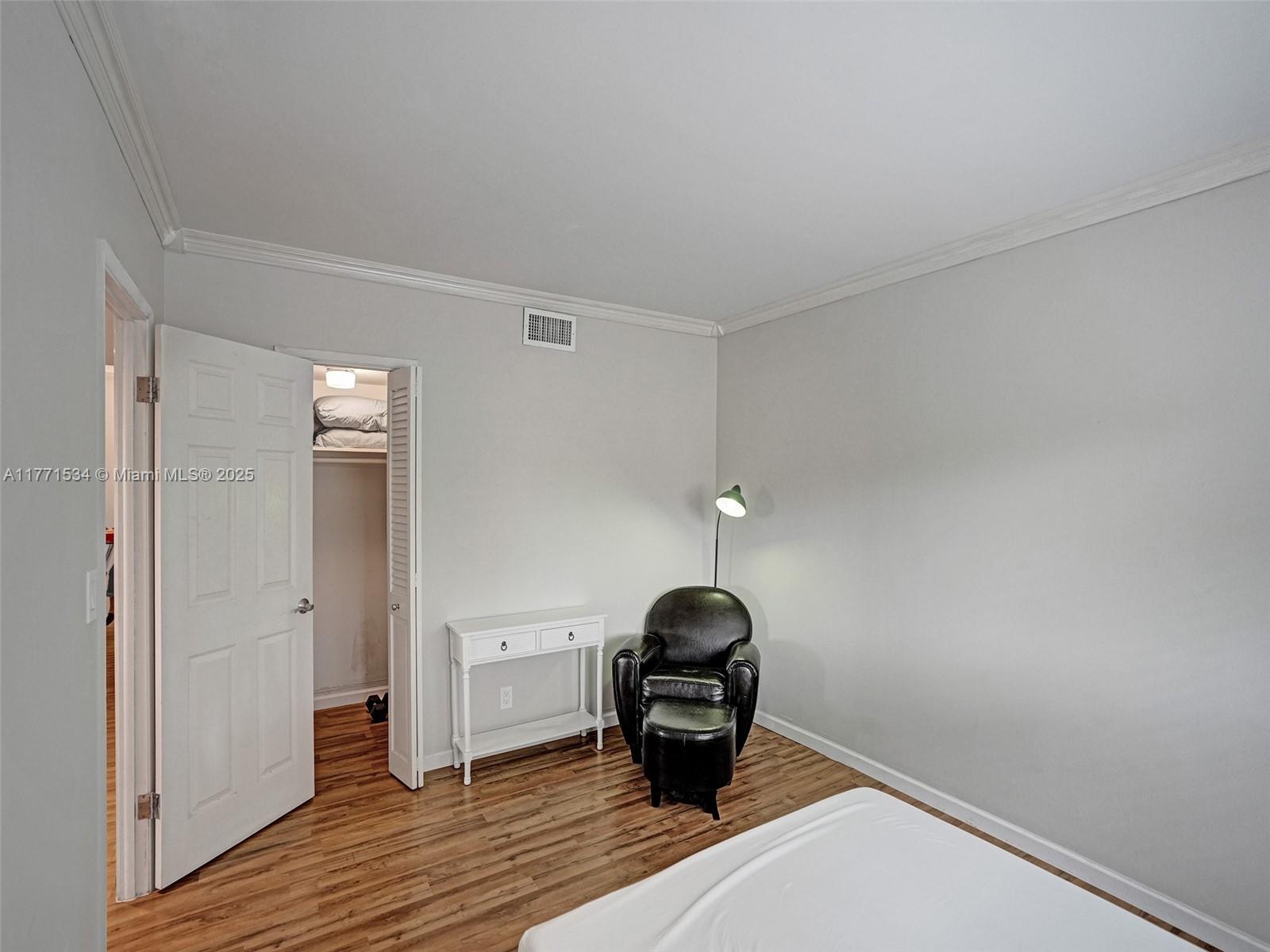 HILLCREST COUNTRY CLUB AP - Residential