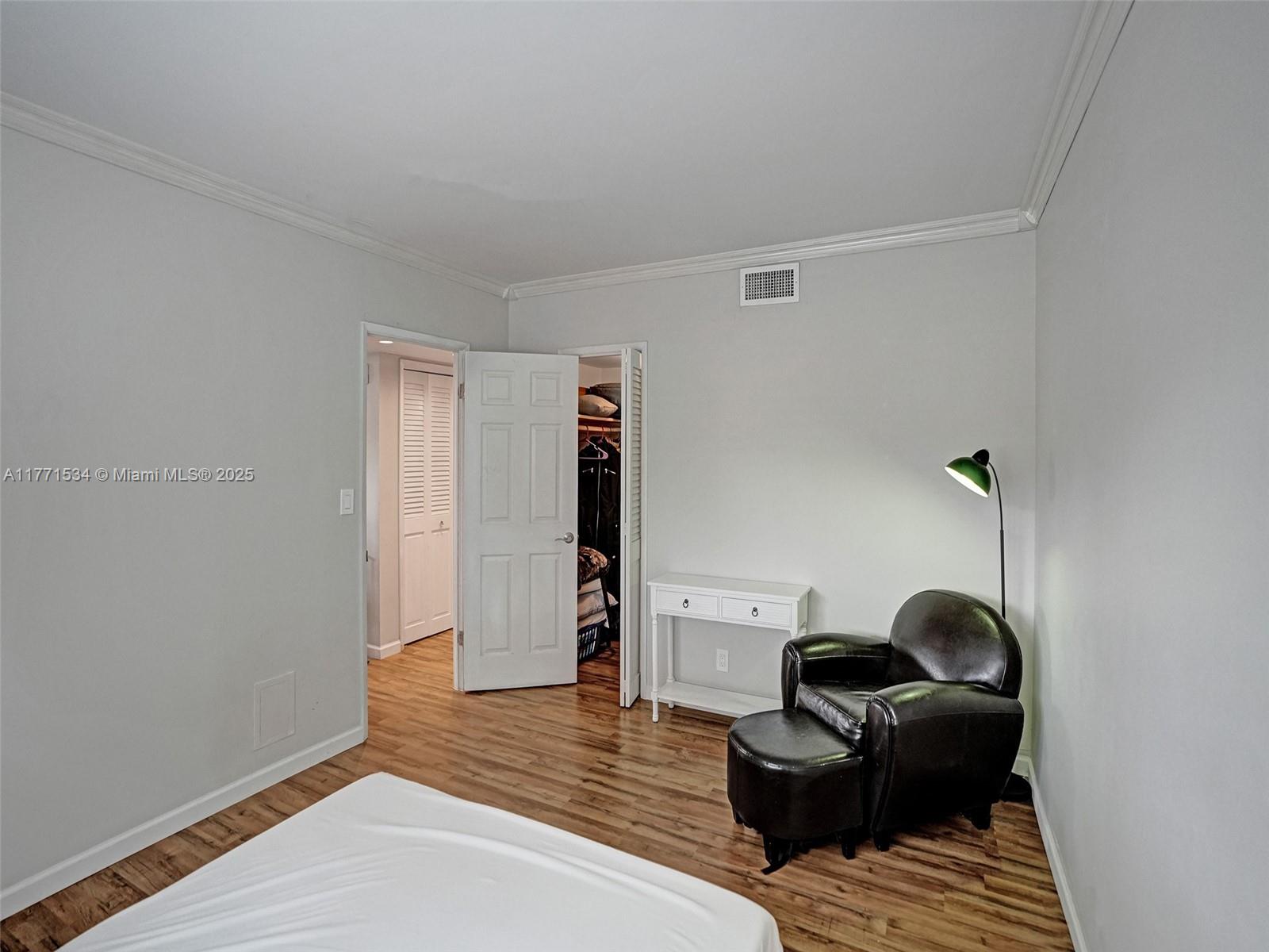 HILLCREST COUNTRY CLUB AP - Residential