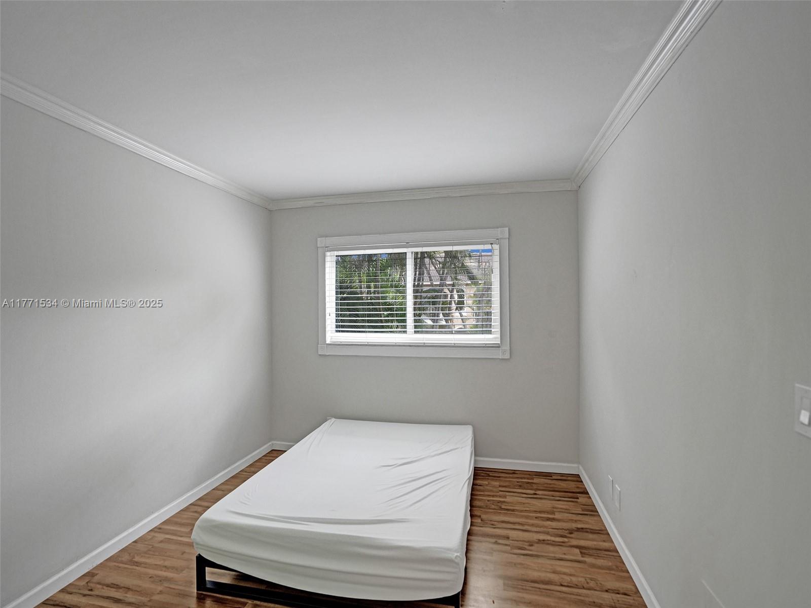 HILLCREST COUNTRY CLUB AP - Residential