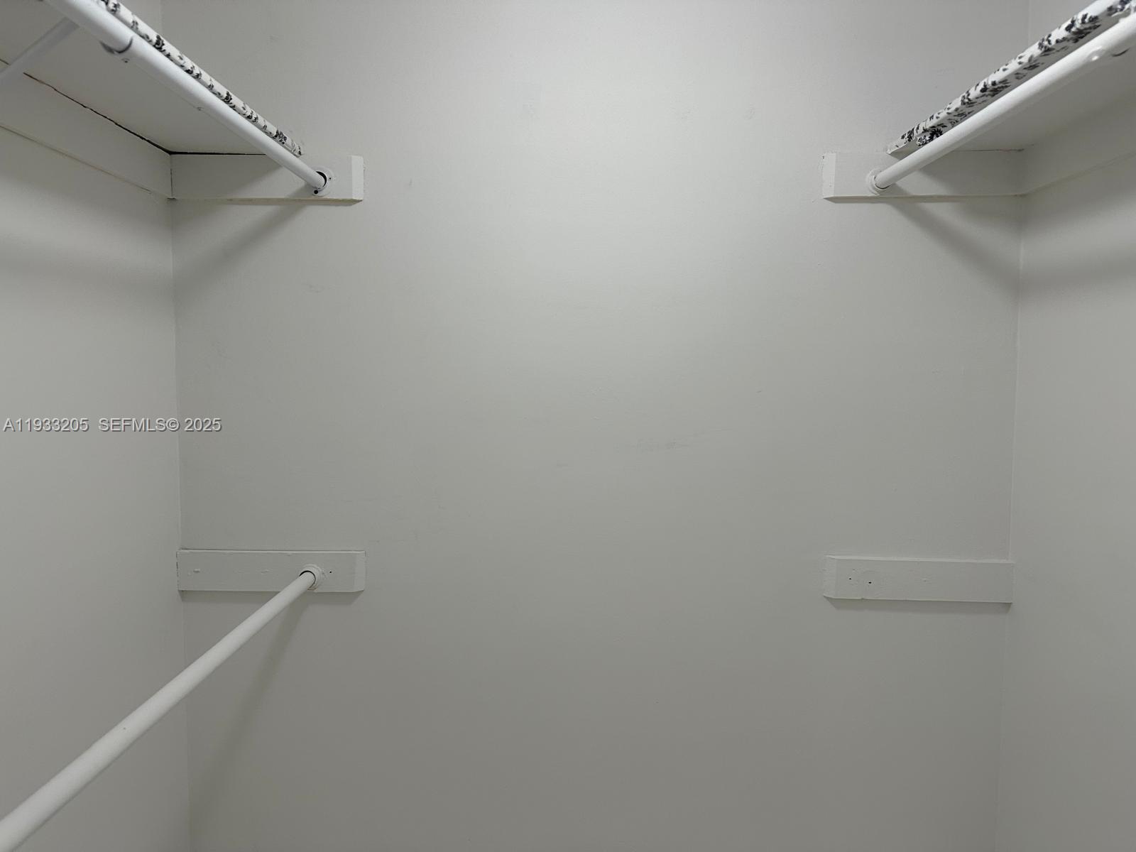 HORIZONS WEST CONDO #2 - Residential