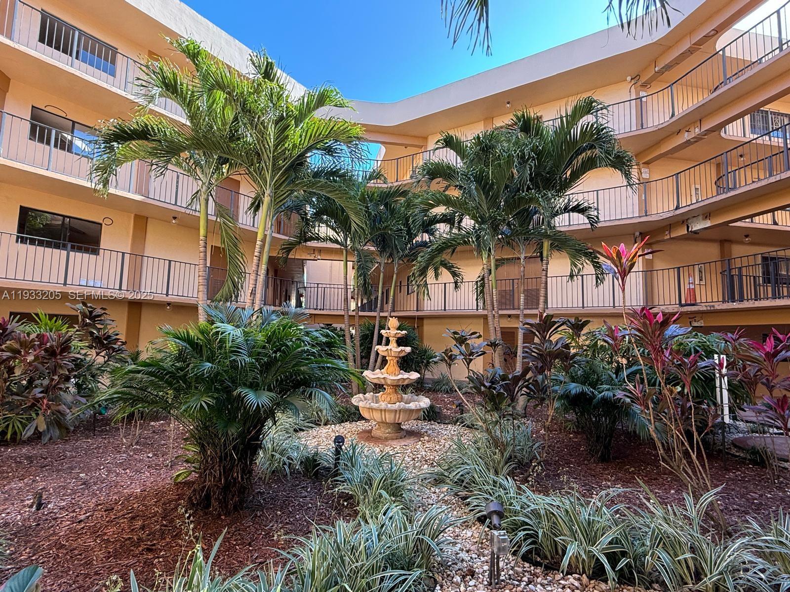 HORIZONS WEST CONDO #2 - Residential