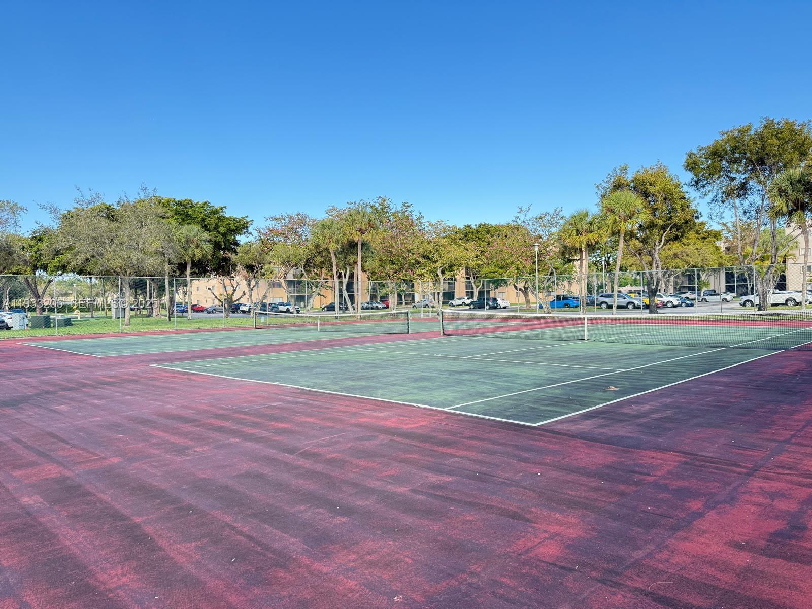 HORIZONS WEST CONDO #2 - Residential