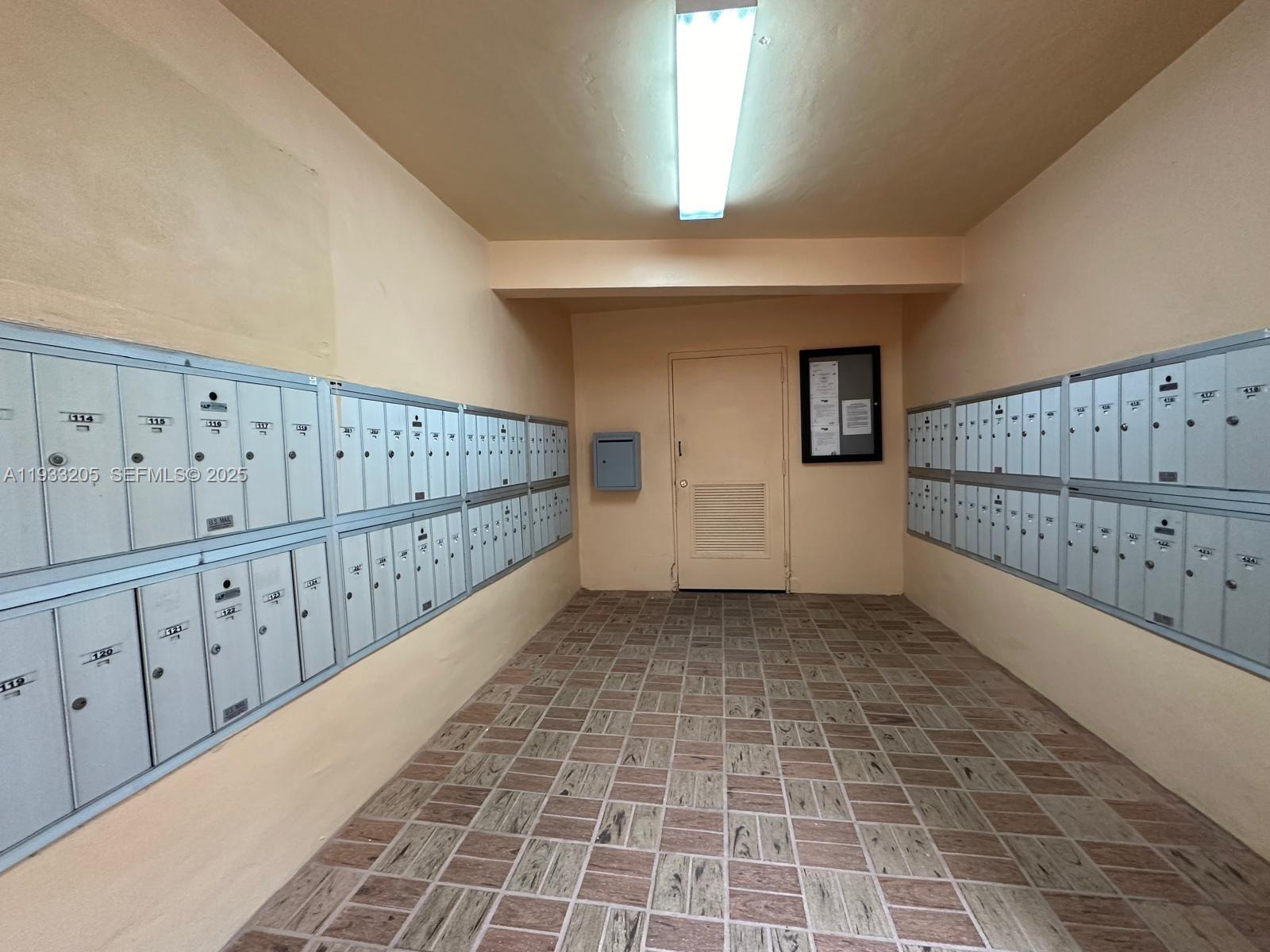 HORIZONS WEST CONDO #2 - Residential