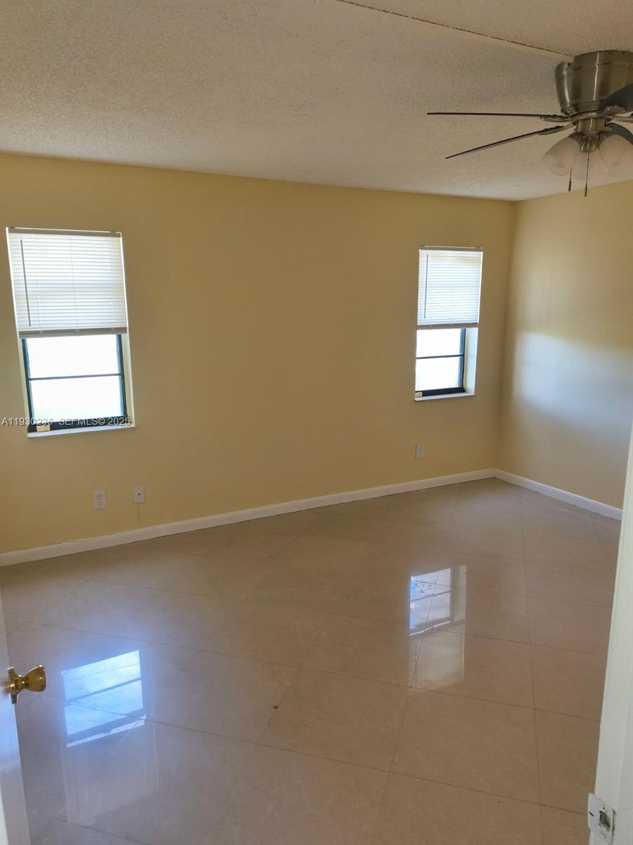 ROYALE GARDENS CONDO - Residential Lease