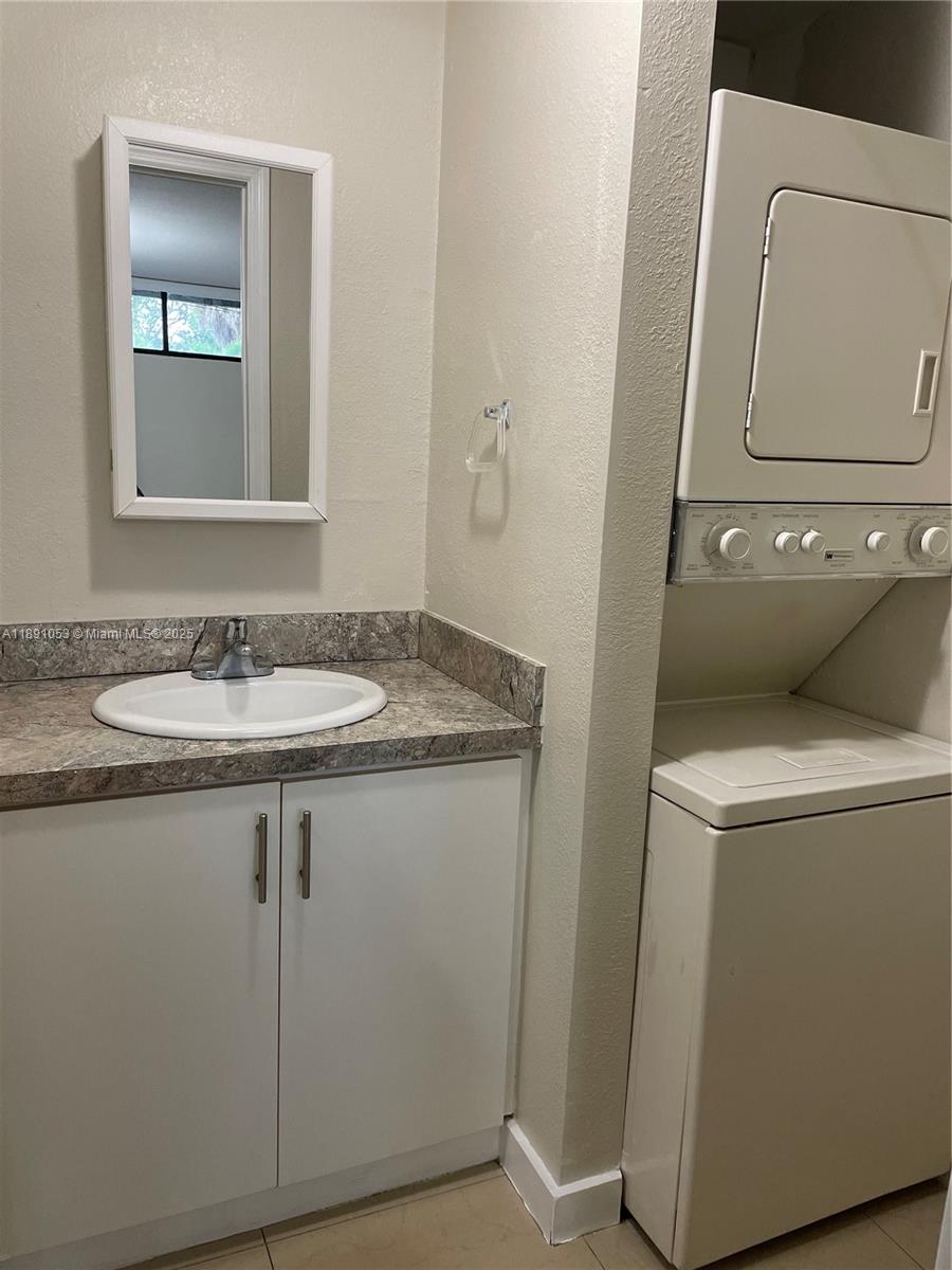 MIAMI LAKES-LAKE KATHARIN - Residential Lease