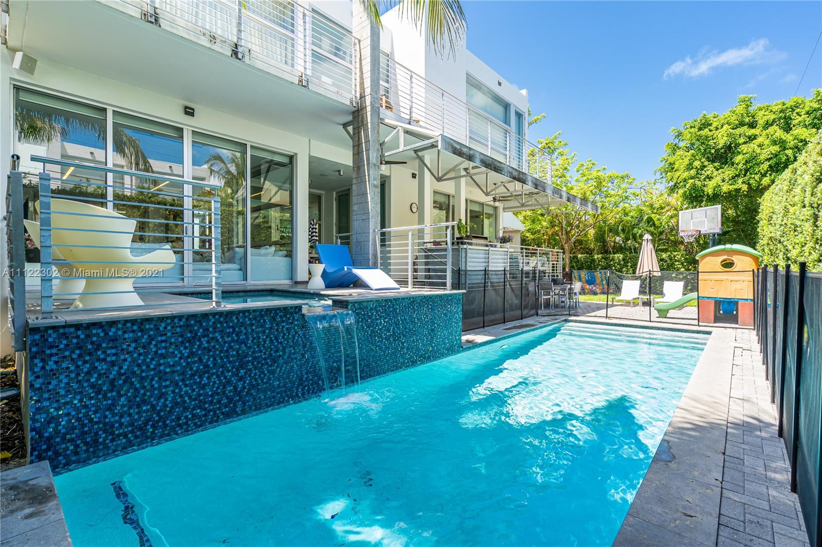 TROPICAL ISLE HOMES SUB 4 - Residential