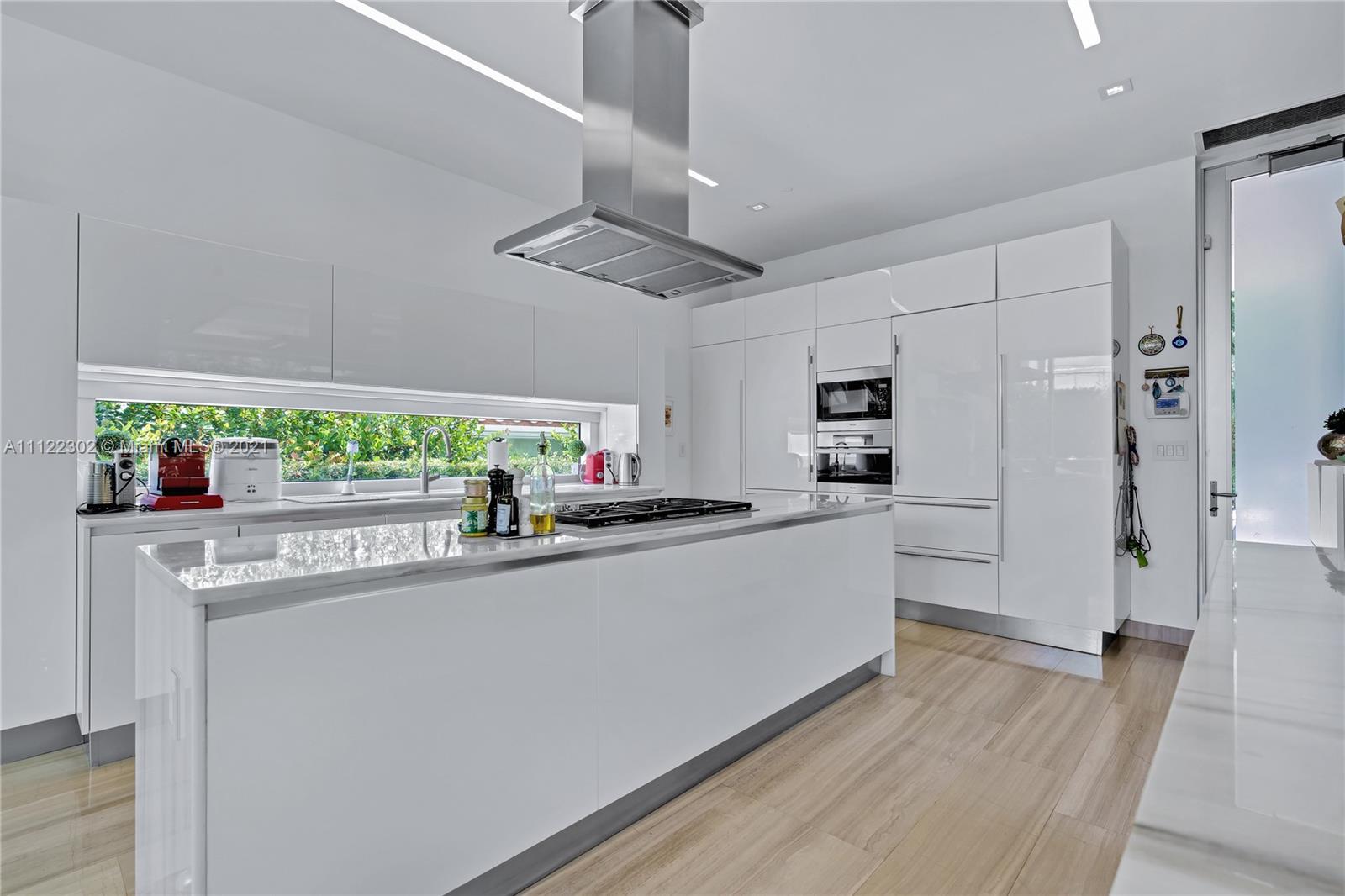 TROPICAL ISLE HOMES SUB 4 - Residential