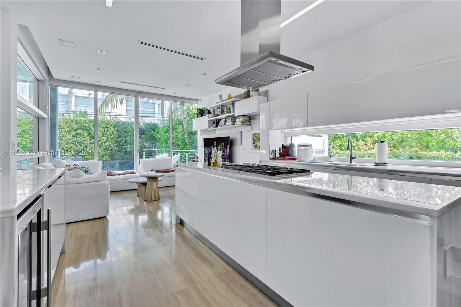 TROPICAL ISLE HOMES SUB 4 - Residential