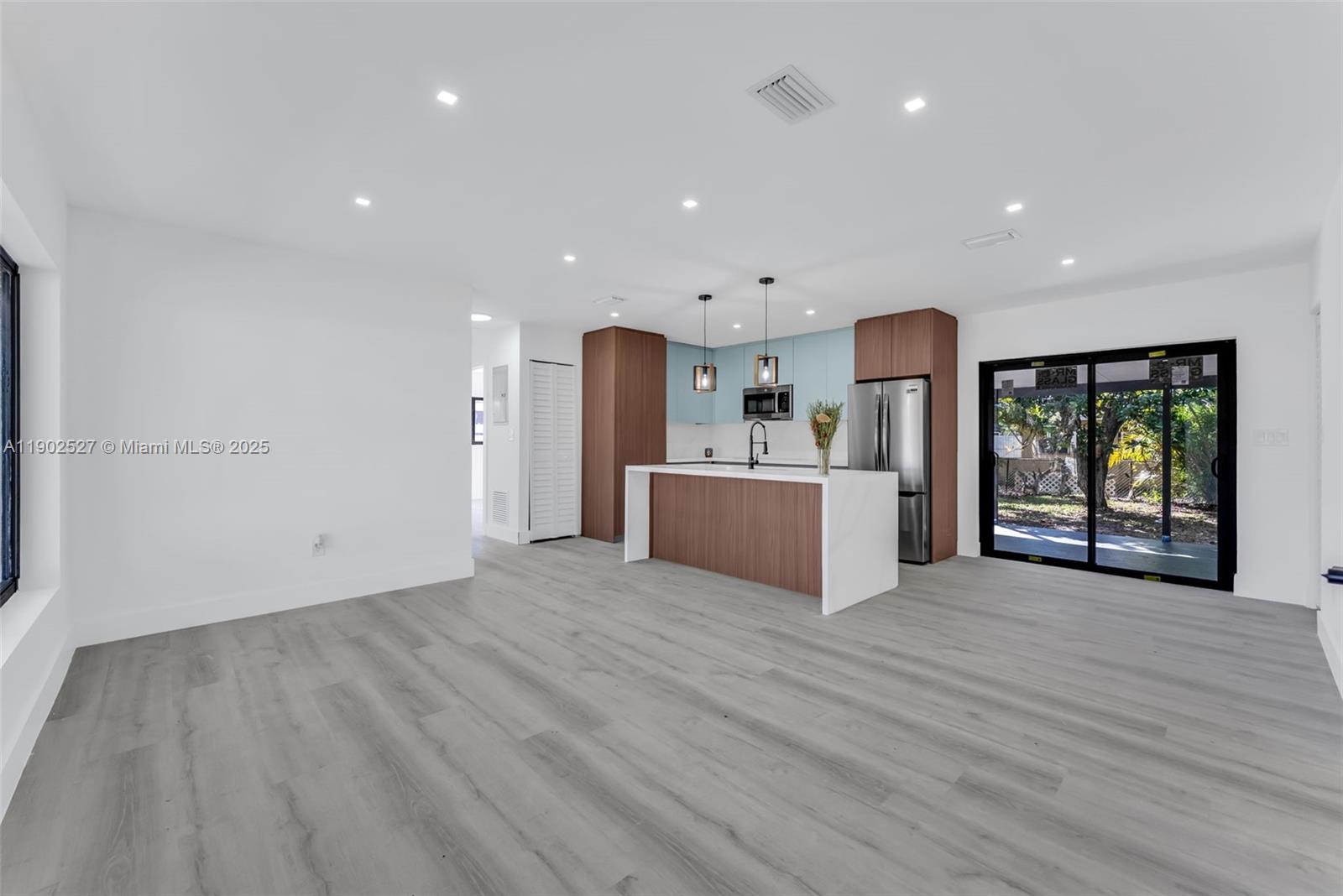 CAROL CITY GDNS 1ST ADDN - Residential