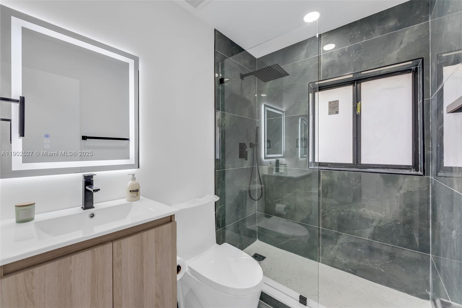 CAROL CITY GDNS 1ST ADDN - Residential