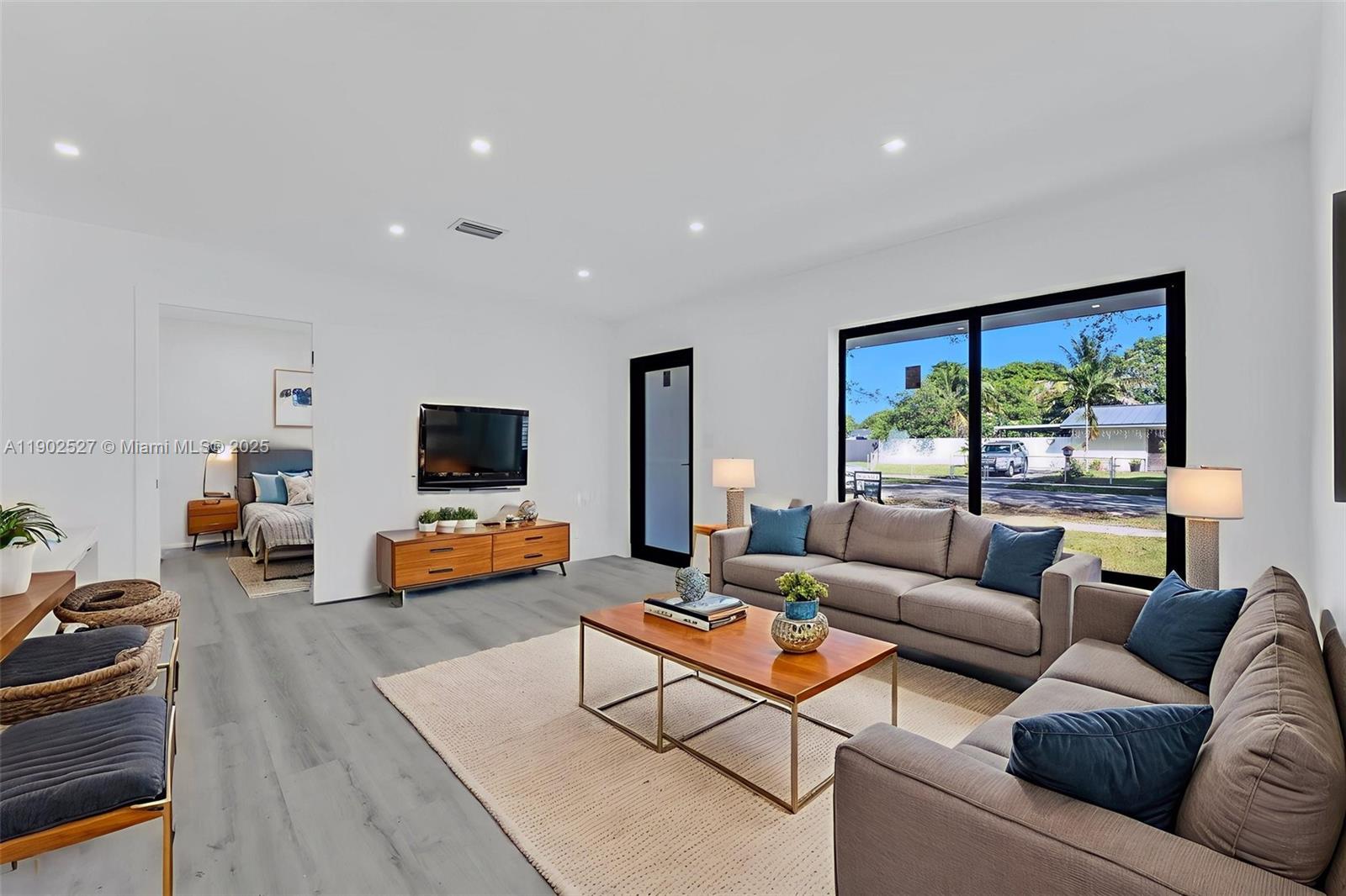 CAROL CITY GDNS 1ST ADDN - Residential