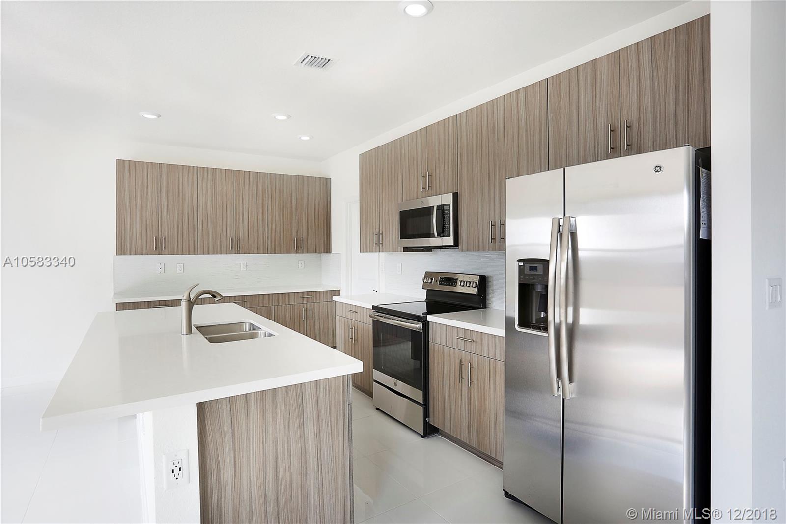 LOS PRADOS - Residential