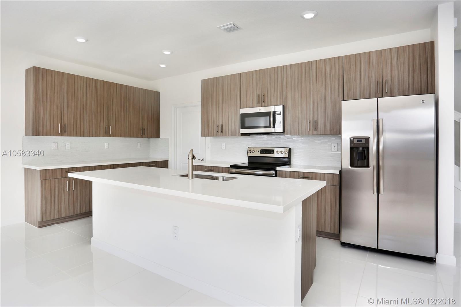 LOS PRADOS - Residential