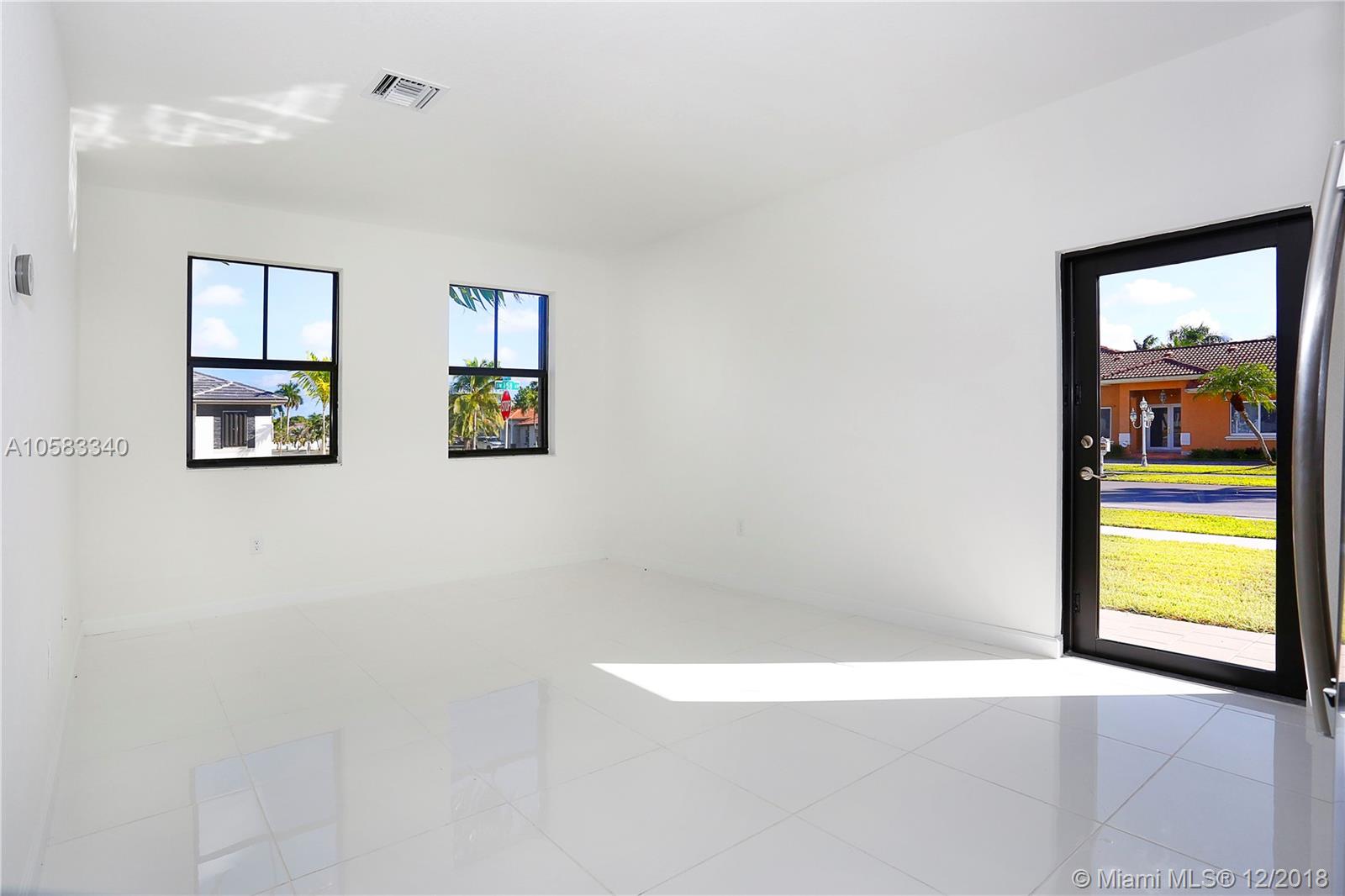 LOS PRADOS - Residential