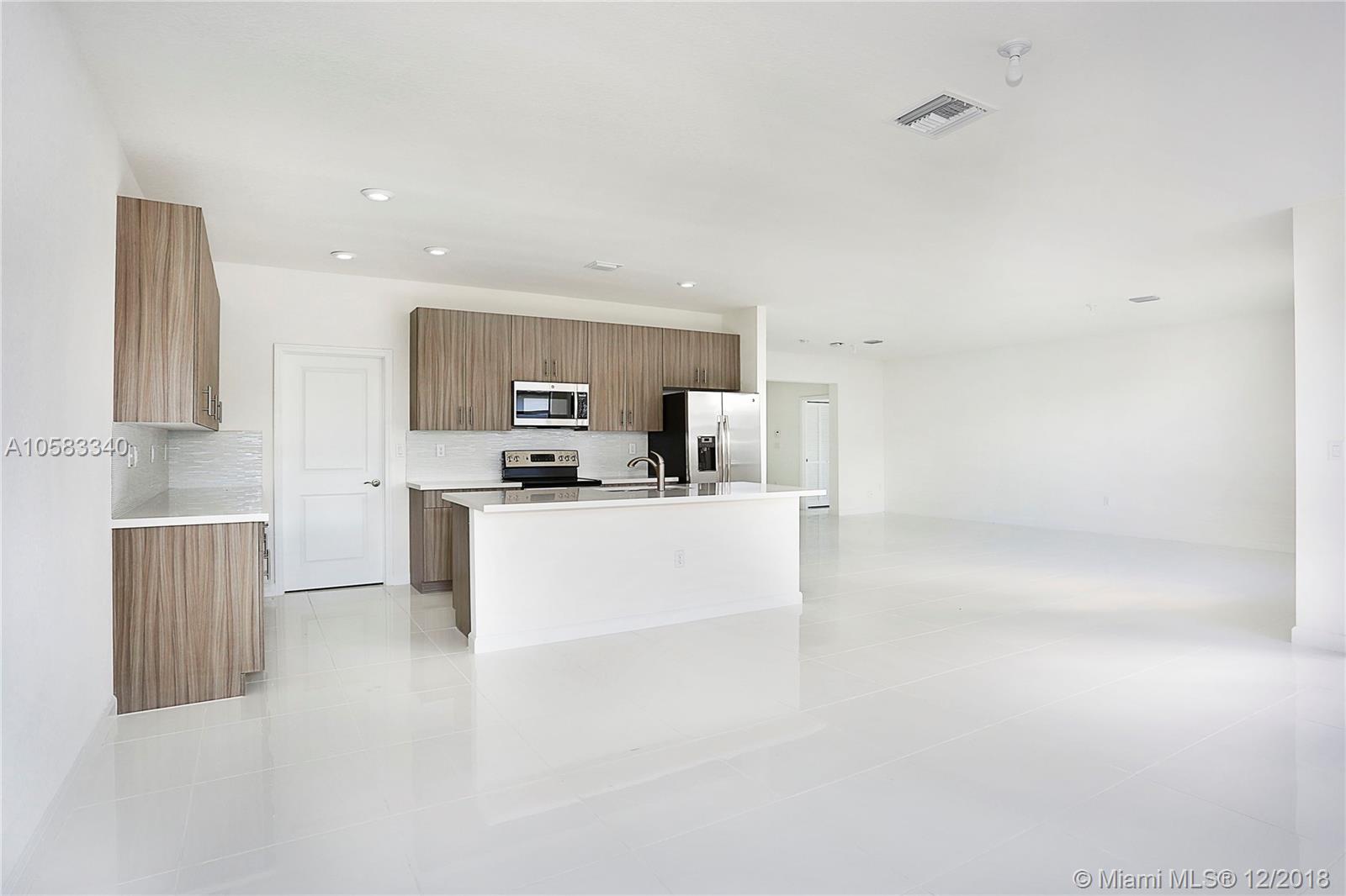 LOS PRADOS - Residential
