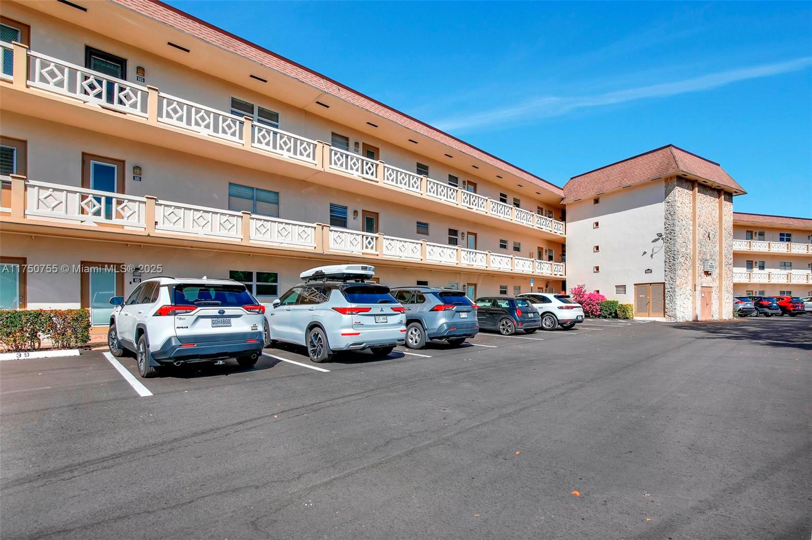 GLADIOLA GARDENS CONDO - Residential