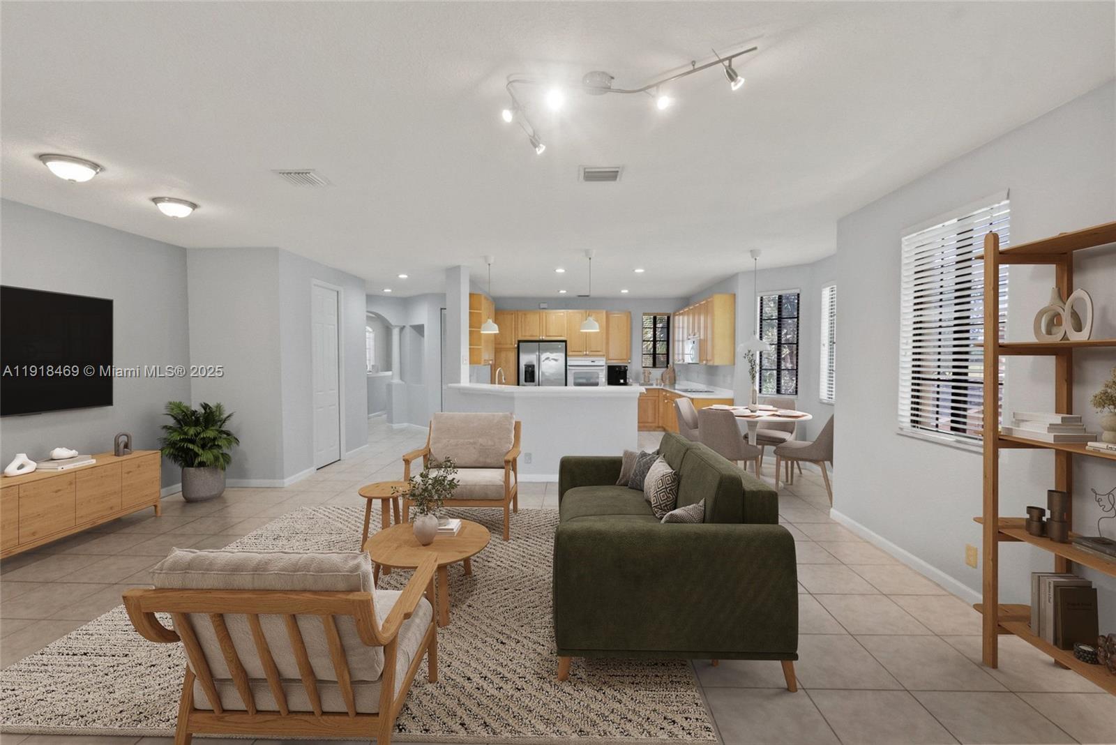 COURTSIDE AT WESTON HILLS - Residential