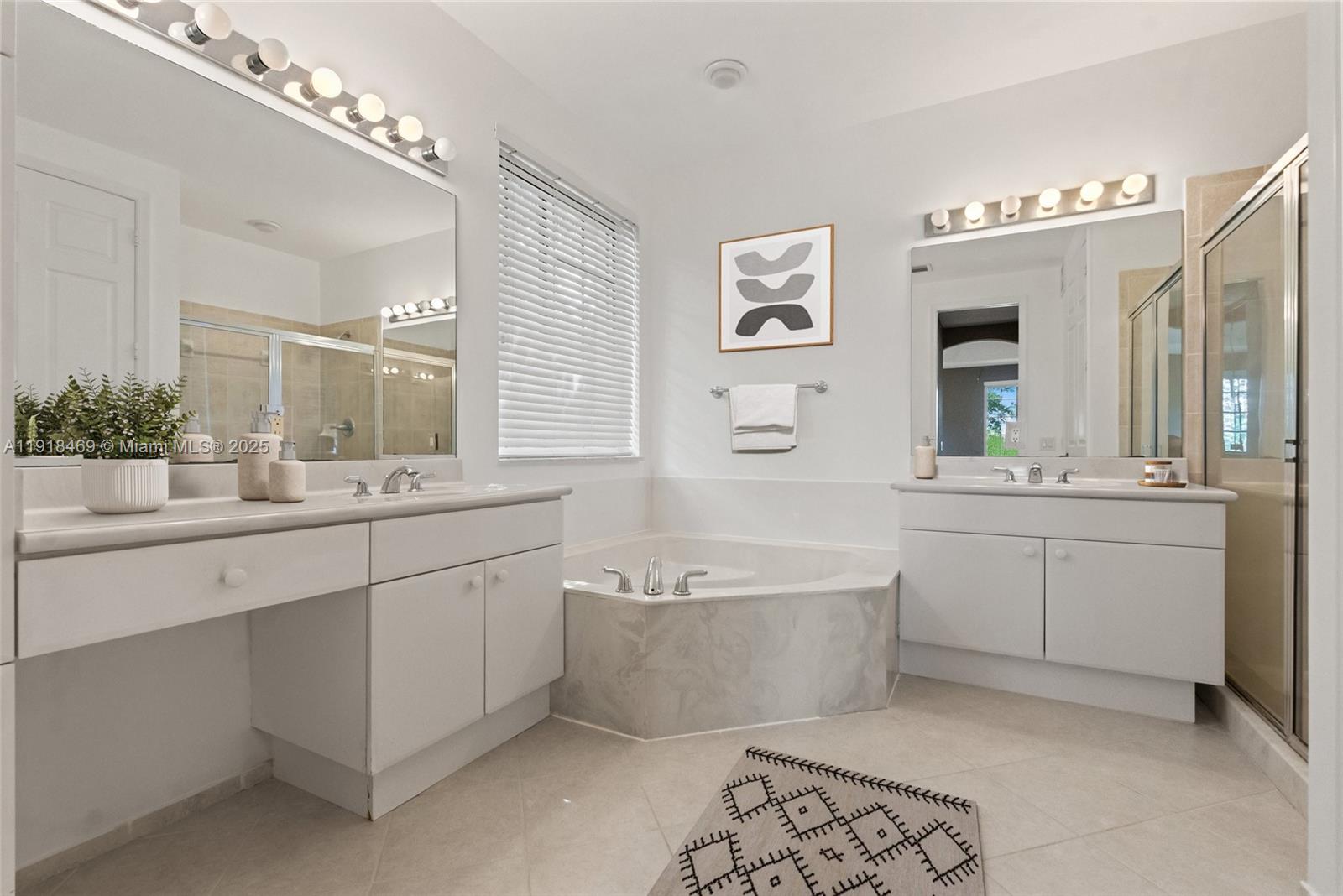 COURTSIDE AT WESTON HILLS - Residential