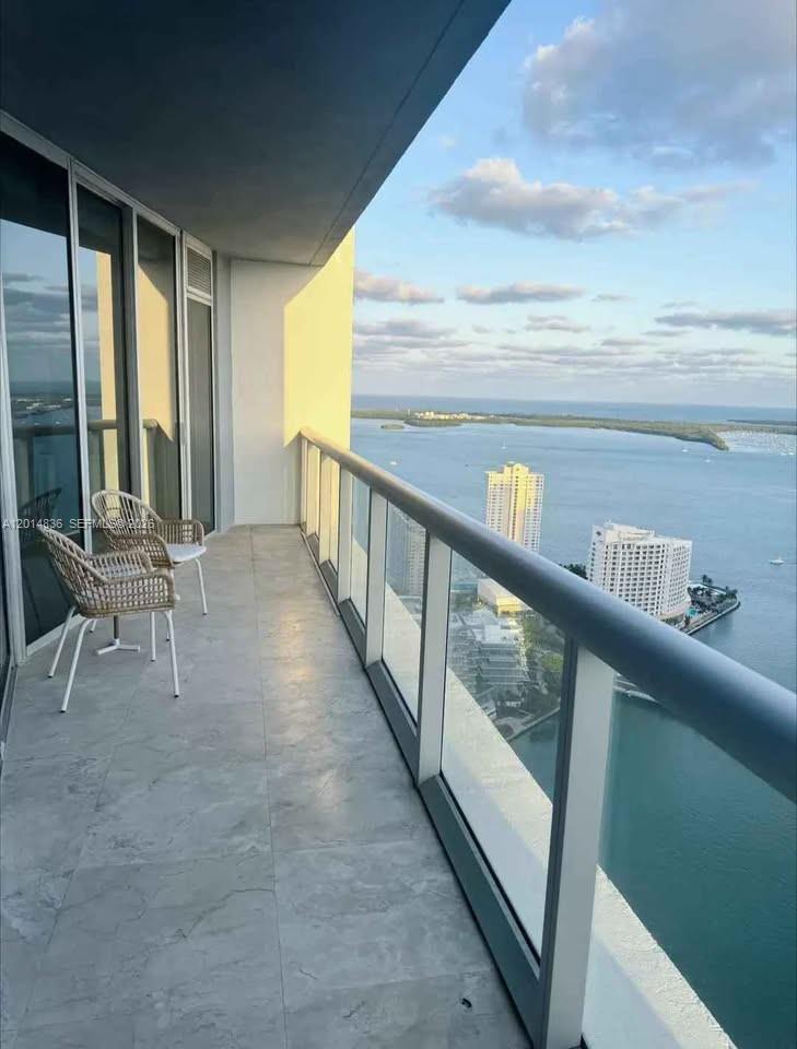 495 Brickell Ave 4809