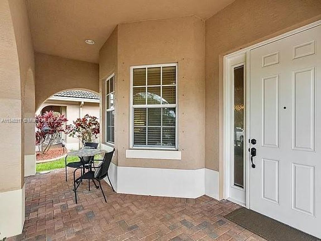 Photo of 1112 SE Kirk St, Stuart, FL 34997 (MLS # A11348317)