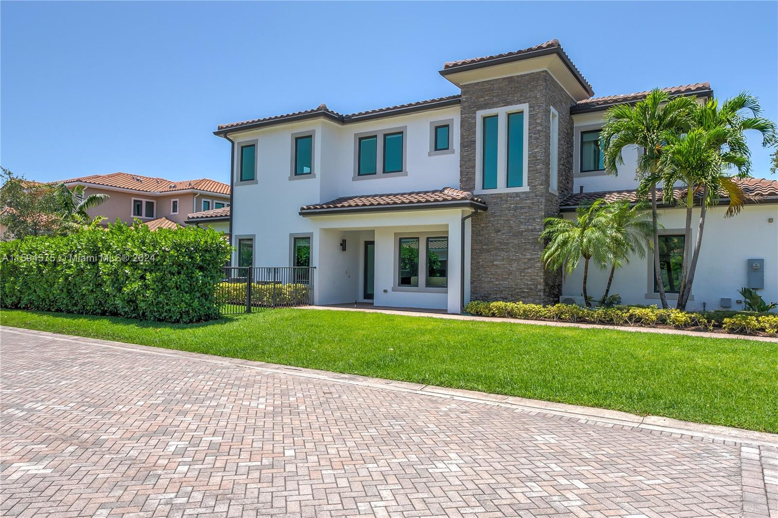 Property for Sale at 3412 Emerson Ln, Hollywood, Broward County, Florida - Bedrooms: 4 
Bathrooms: 4  - $1,399,000