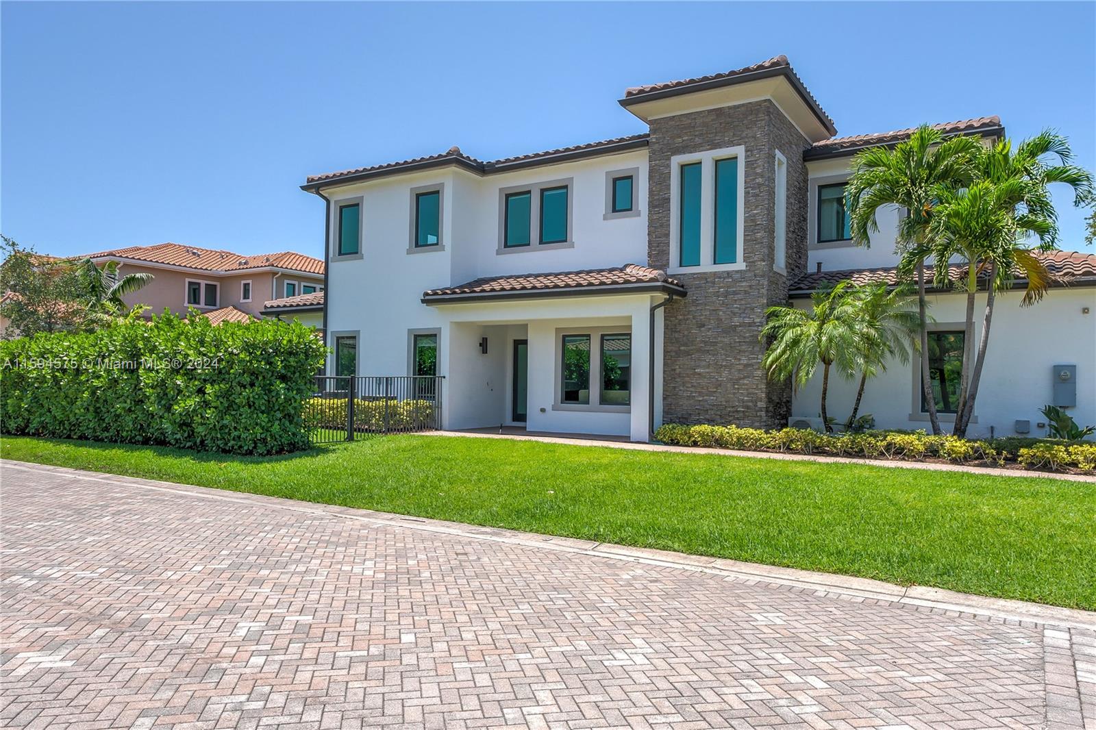 3412 Emerson Ln, Hollywood, Broward County, Florida - 4 Bedrooms  
4 Bathrooms - 