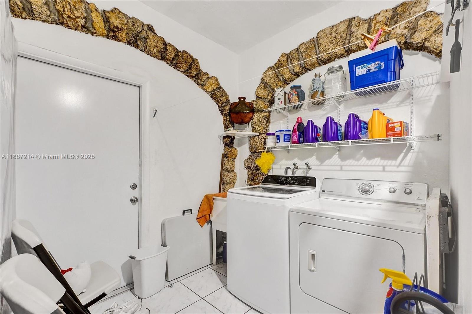 AMD PLAT OF SUNSET LAKE S - Residential