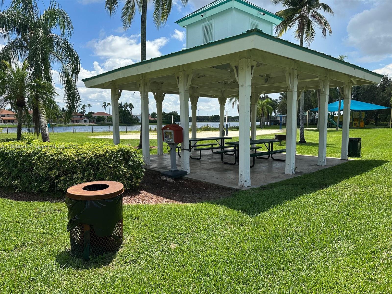 SILVER LAKES AT PEMBROKE - Residential