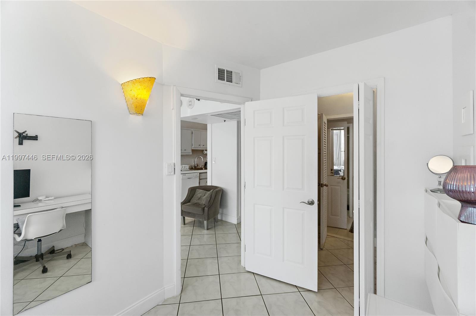 THE DECOPLAGE CONDO - Residential Lease