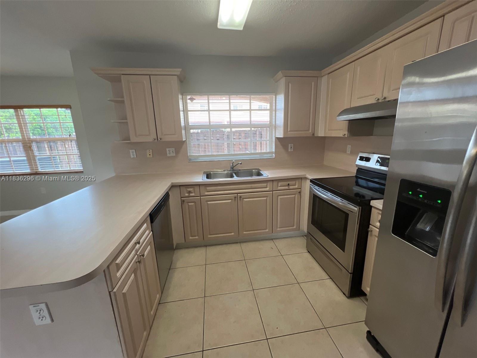 6865 SW 158th Pl, Miami, FL, 33193/$514,000 1 6865 SW 158th Pl