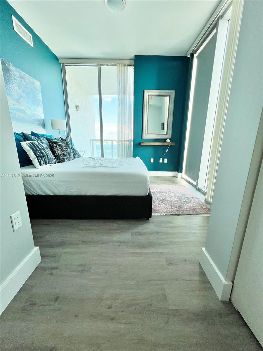 ELOQUENCE ON THE BAY COND - Residential