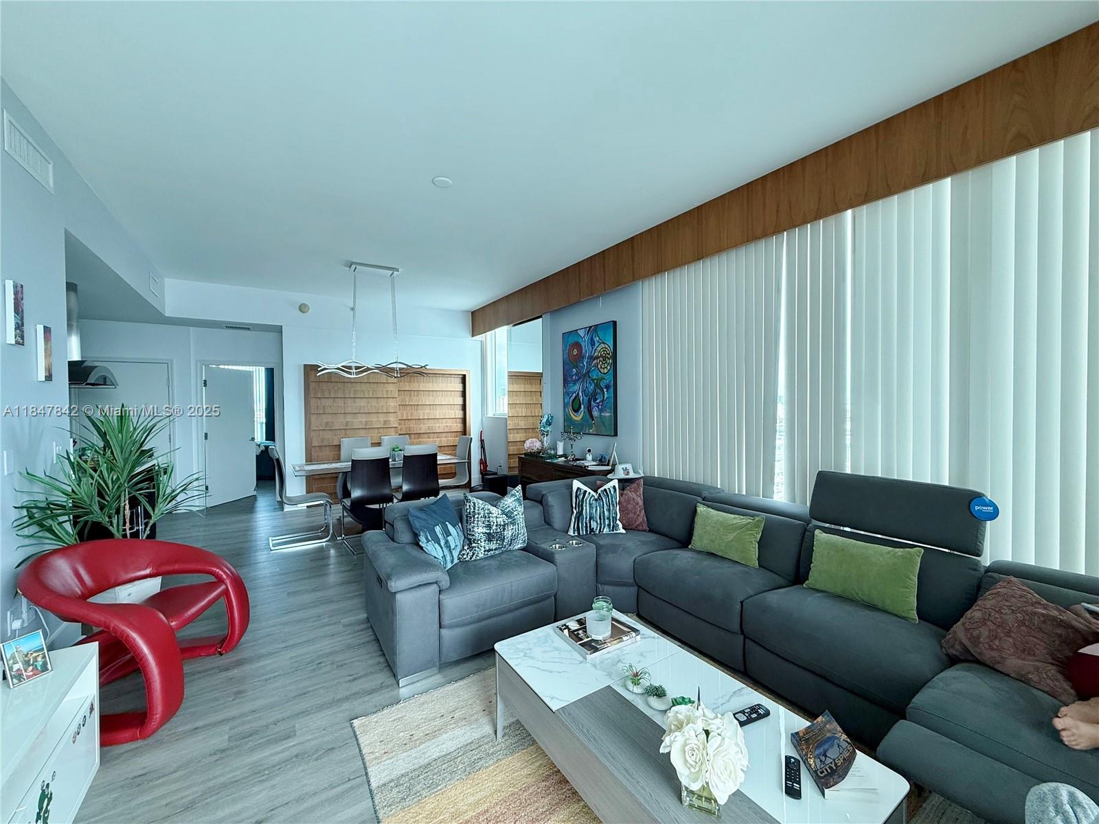 ELOQUENCE ON THE BAY COND - Residential