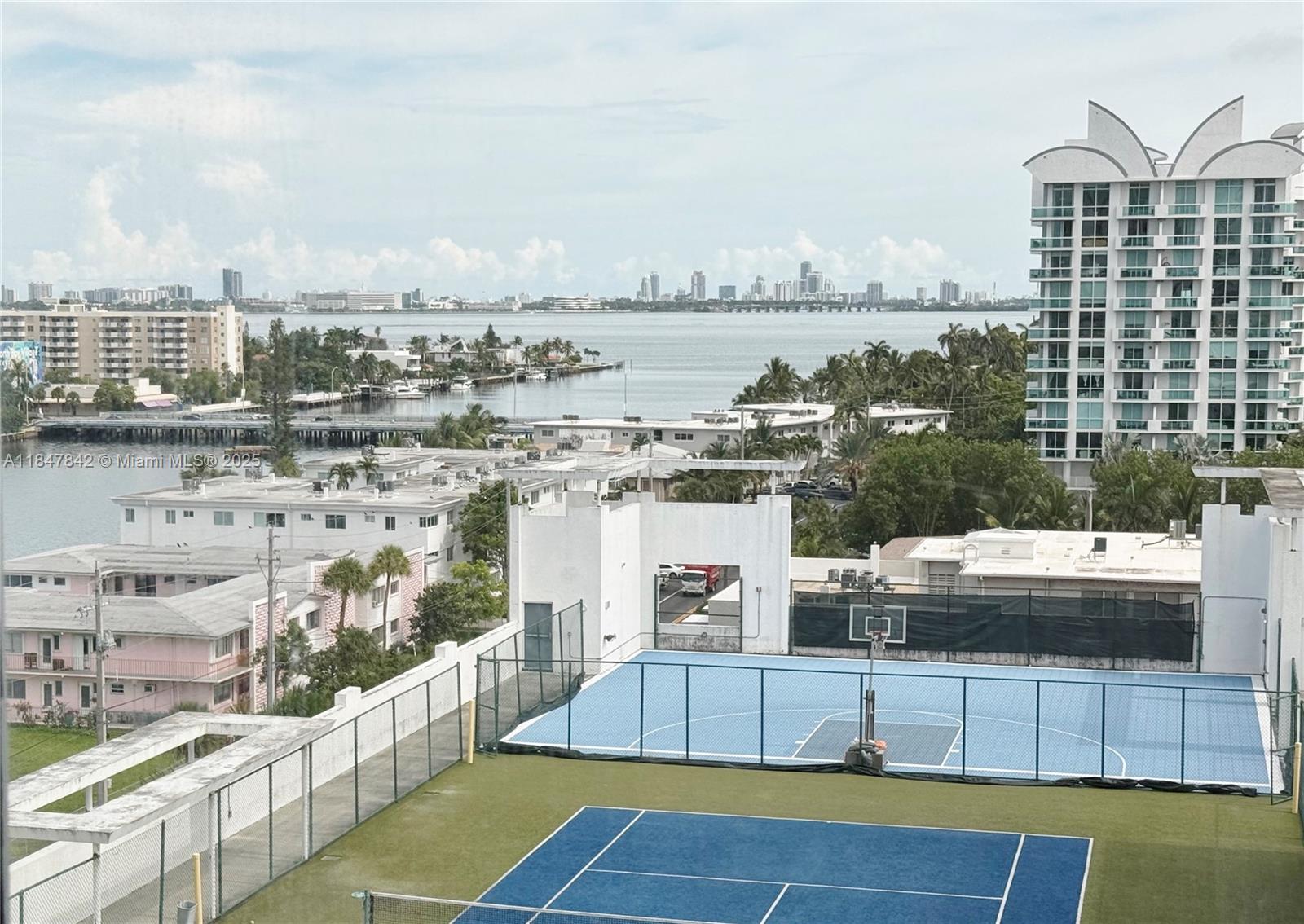 ELOQUENCE ON THE BAY COND - Residential