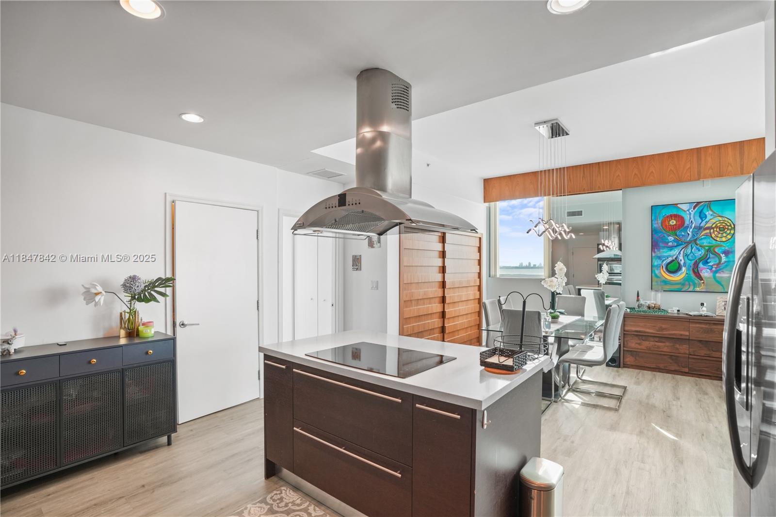 ELOQUENCE ON THE BAY COND - Residential