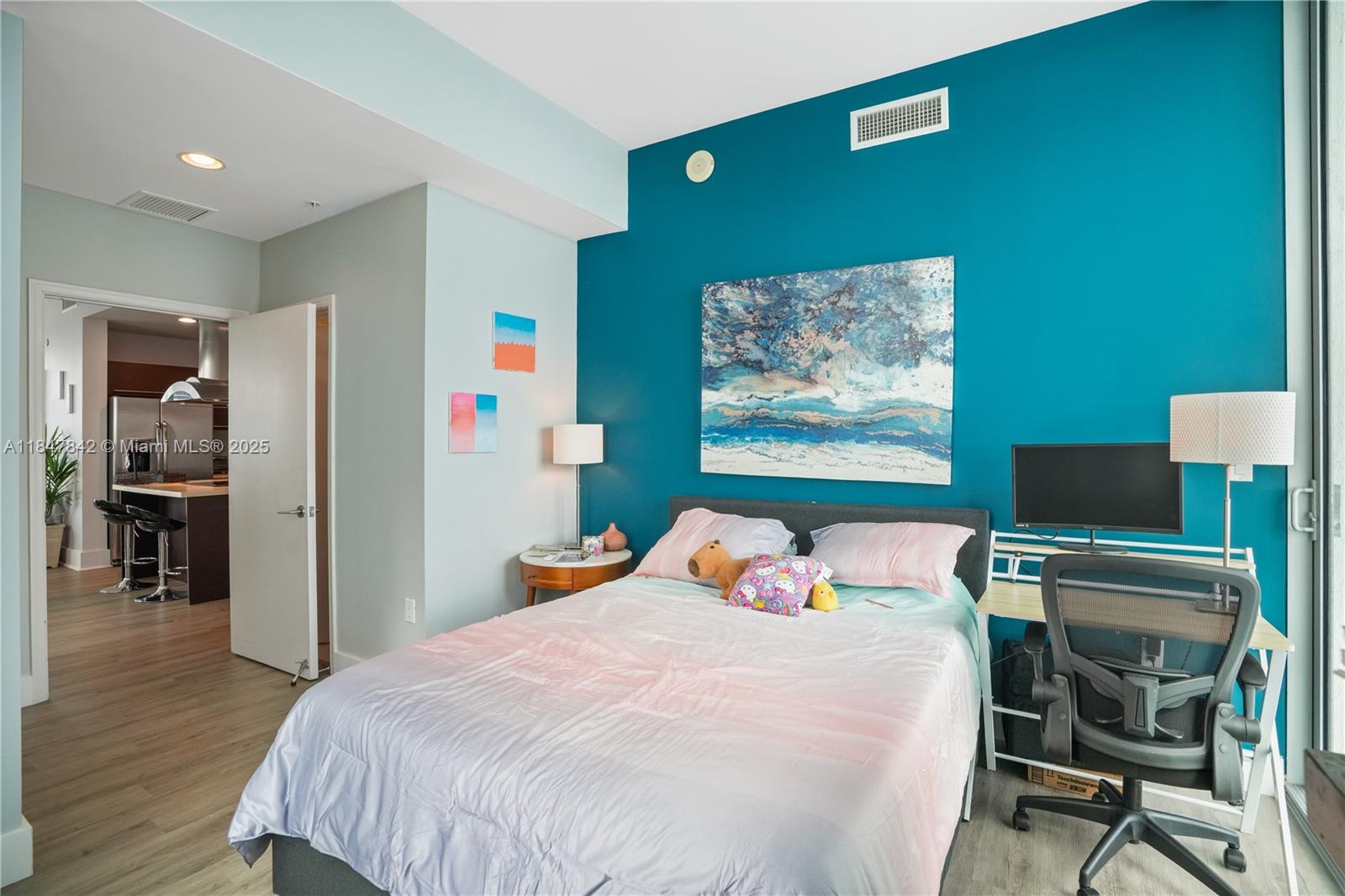 ELOQUENCE ON THE BAY COND - Residential