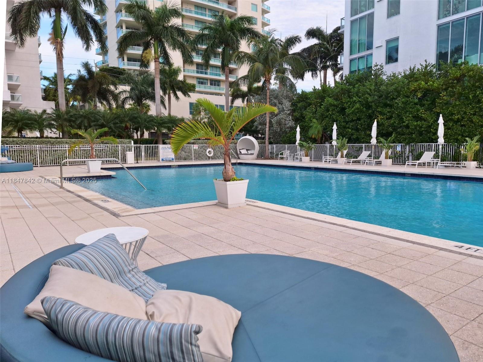 ELOQUENCE ON THE BAY COND - Residential