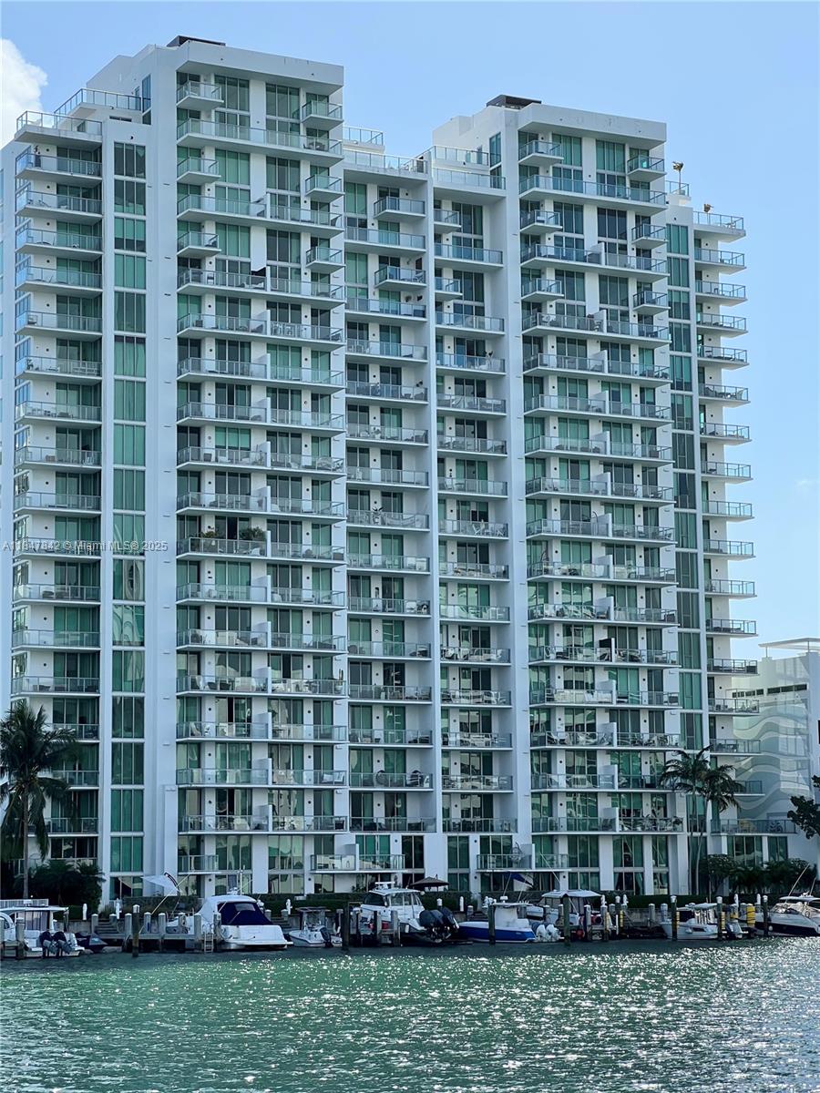 ELOQUENCE ON THE BAY COND - Residential