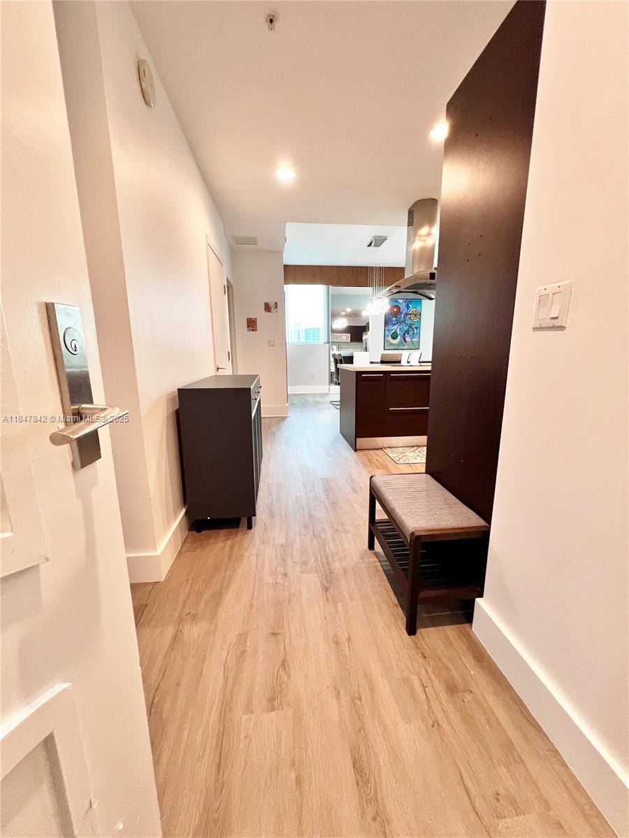 ELOQUENCE ON THE BAY COND - Residential